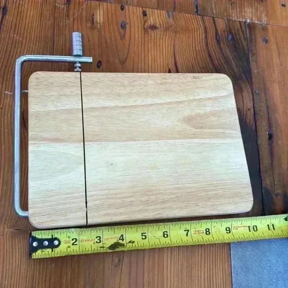 Kamenstein Thailand teak wood cheese board and slicer - Picture 3 of 5